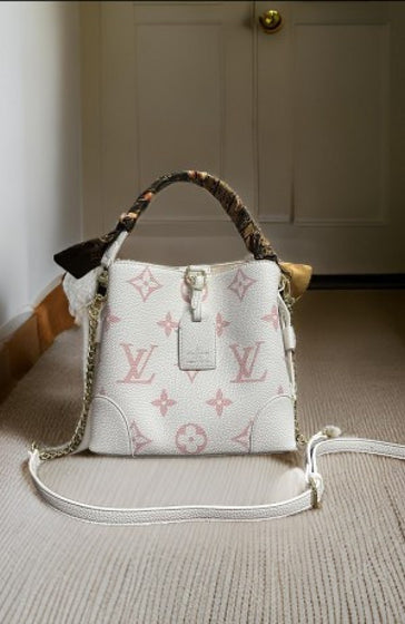 Louiss Vuittonn Bucket Bag with Branded Box AV201(ZYDROP)