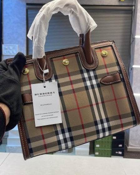 Burberryy Purse with Brand Dust Bag (ZYDROP)AV011