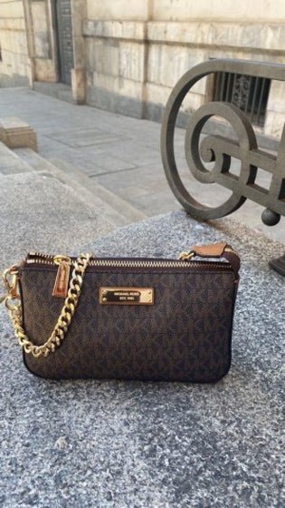 Michaell Korss Jet Set Signature Medium Clutch (ZYDROP)AV252