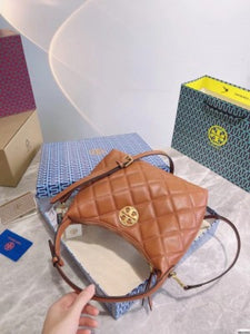 Toryy Burchh Maxi Hobo with Original Box and Dust Bag (ZYDROP)AV284